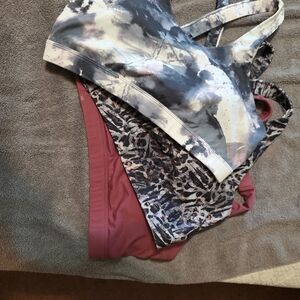 Women's Sports Bra Set - Abstract Black, Gray, and Pink